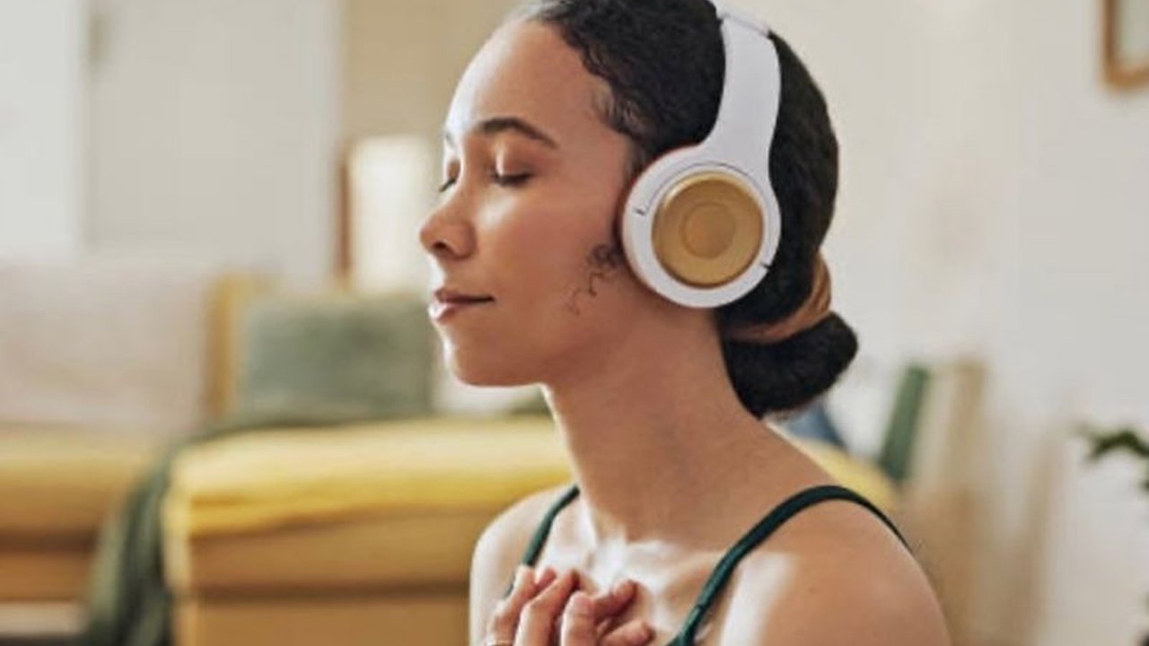 Psikolog Nurul Adiningtyas menyarankan pendekatan holistik untuk mengatasi masalah kesehatan mental, termasuk manajemen pemicu, konsistensi pengobatan, dukungan sosial, dan ekspresi diri melalui menulis, agar tetap tenang di bulan Ramadhan.