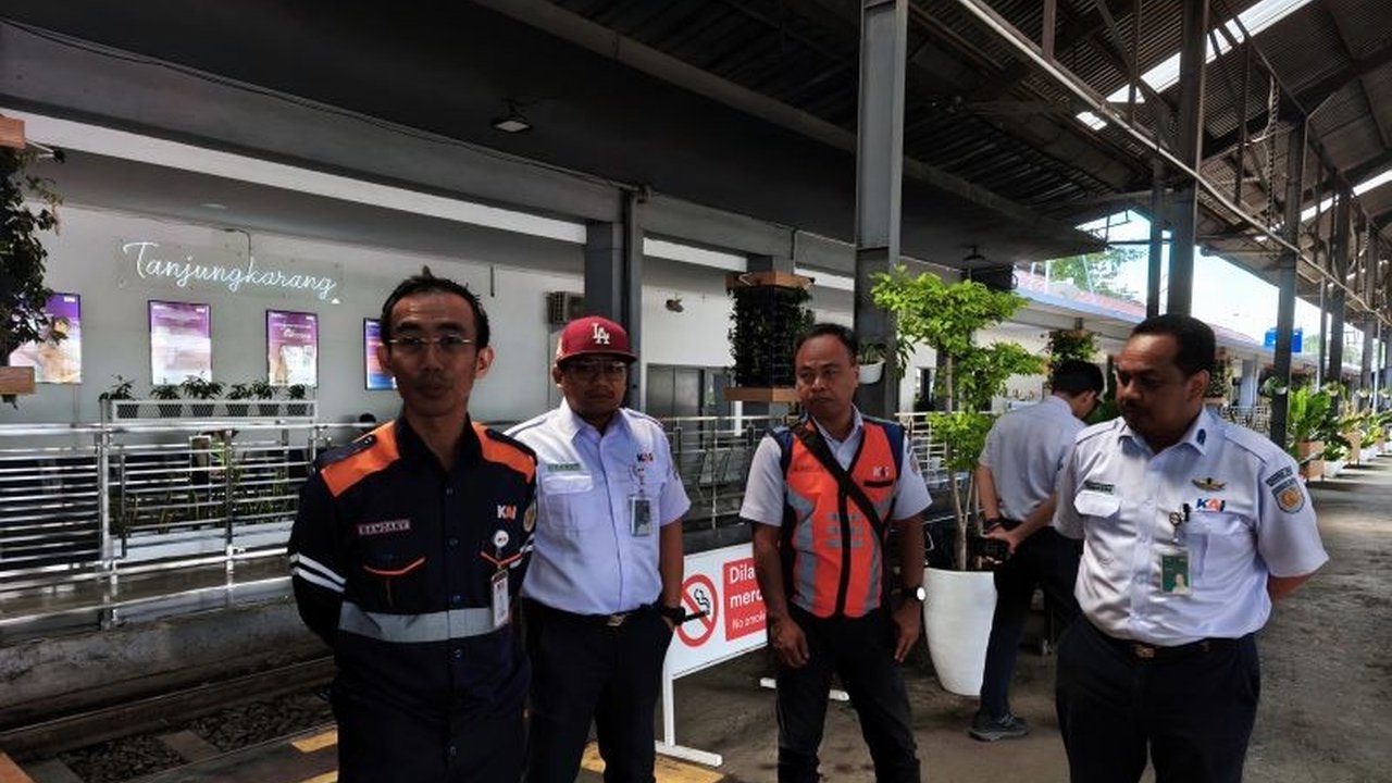 PT Kereta Api Indonesia (KAI) Divre IV Tanjungkarang menerima 9 unit kereta api baru untuk meningkatkan kapasitas angkut penumpang selama mudik Lebaran 2025,  meliputi 7 kereta ekonomi dan 2 kereta makan pembangkit.