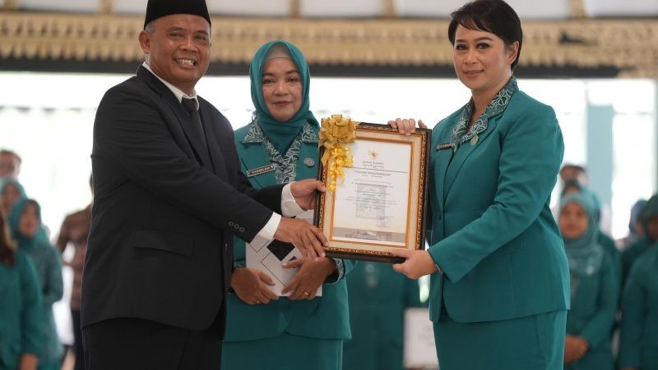 Bupati Sleman, Harda Kiswaya, meminta TP PKK Sleman periode 2025-2030 untuk memberikan manfaat optimal bagi masyarakat dan memperkuat kolaborasi serta inovasi.