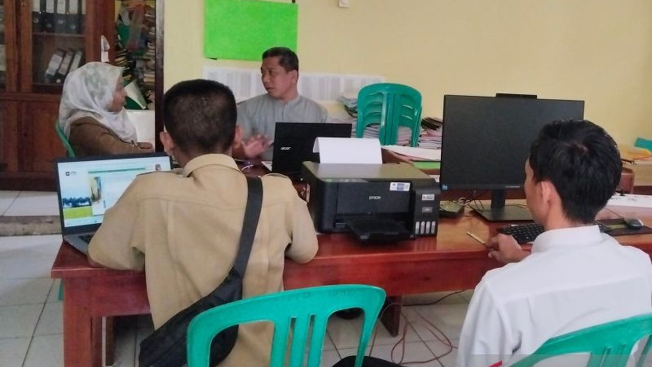 Kabupaten Mukomuko, Bengkulu, menargetkan penanaman jagung seluas 148 hektare di 148 desa untuk mendukung ketahanan pangan nasional, dengan alokasi dana desa sekitar Rp30 juta per desa.