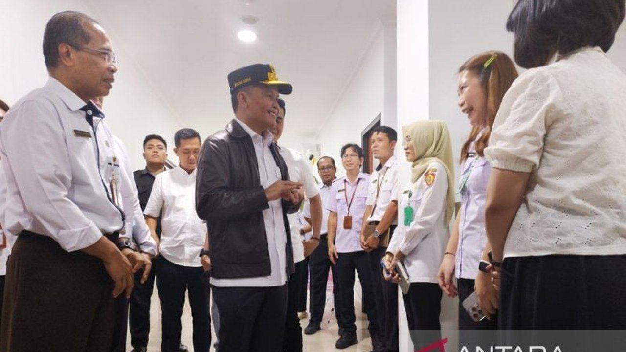 Gubernur Kalteng, Agustiar Sabran, meninjau RS Doris Sylvanus untuk memastikan pelayanan kesehatan masyarakat tetap prima, terutama selama Ramadhan dan menjelang Lebaran, termasuk layanan BPJS yang menjangkau 600 ribu penduduk.