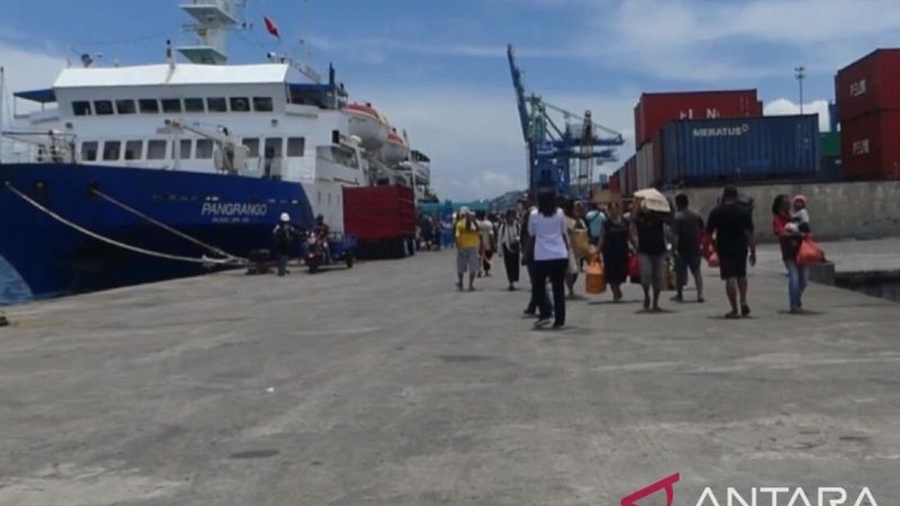 KSOP Ambon memprediksi lonjakan signifikan jumlah penumpang kapal untuk arus mudik Lebaran 2025, mencapai 105.540 orang, didorong oleh peningkatan penumpang tahun-tahun sebelumnya dan libur panjang.