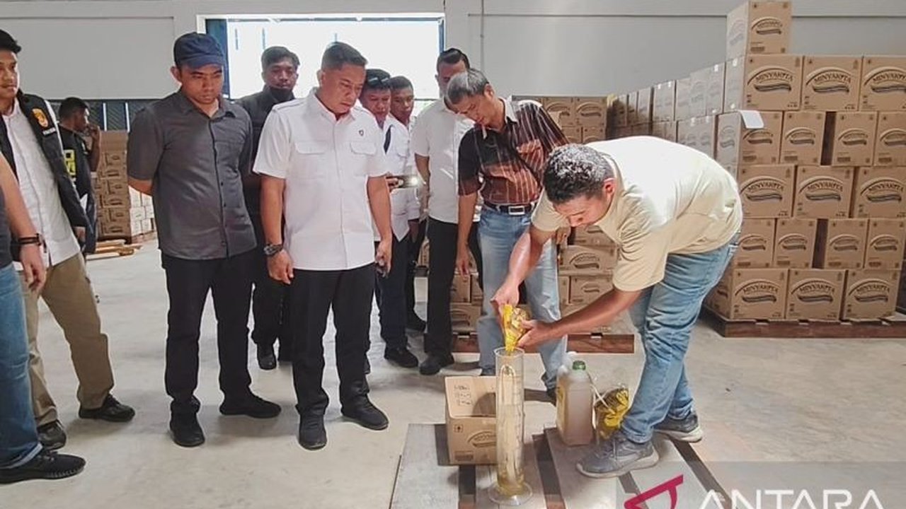 Polda Papua Barat Daya dan Pemkot Sorong melakukan sidak ke distributor Minyakita di Sorong untuk memastikan tidak ada pelanggaran aturan dan kecurangan dalam distribusi minyak goreng bersubsidi tersebut.