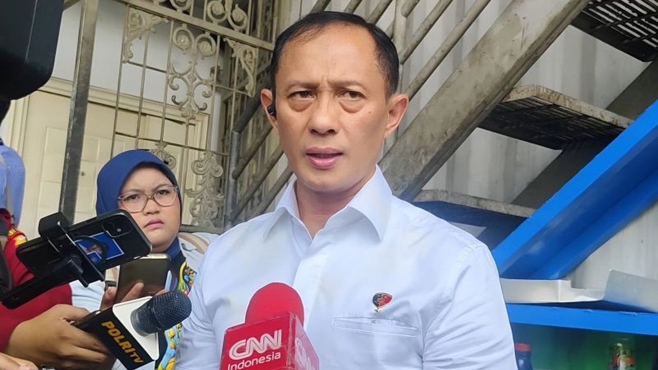 Polri memberikan peringatan keras dan ancaman sanksi penjara bagi oknum yang mengurangi takaran minyak goreng, termasuk MinyaKita, setelah ditemukan sembilan laporan polisi terkait kecurangan takaran.