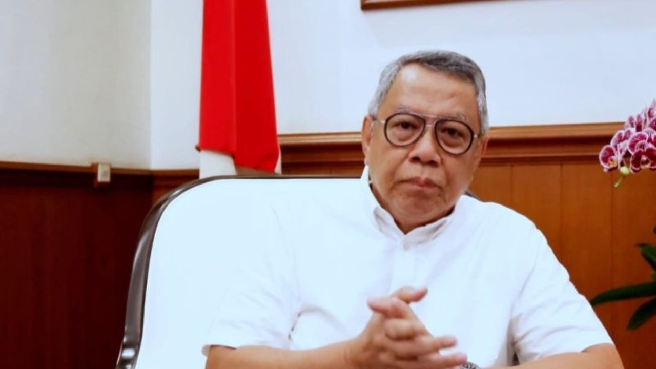 Wali Kota Tangerang Selatan mengimbau ormas agar tidak memaksa pengusaha saat meminta THR menjelang Lebaran, karena berpotensi melanggar hukum.