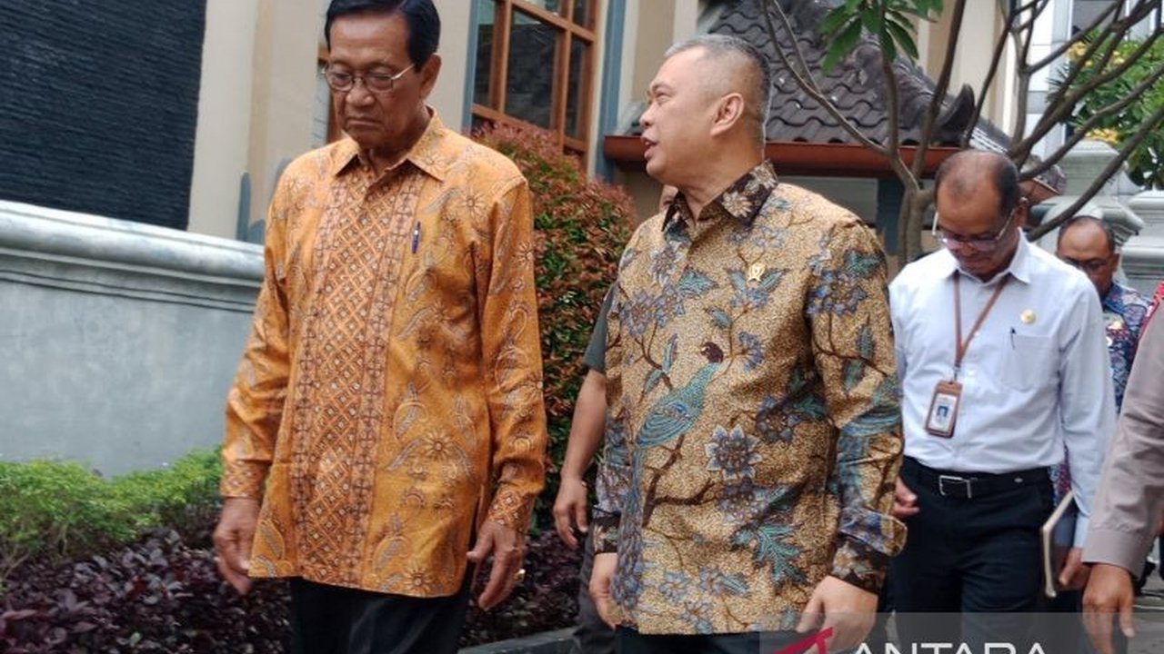 Menteri Perhubungan (Menhub) Budi Karya Sumadi memastikan akan mengevaluasi PT Kereta Api Indonesia (KAI) setelah kebakaran tiga gerbong kereta api di Stasiun Tugu Yogyakarta pada Rabu pagi.