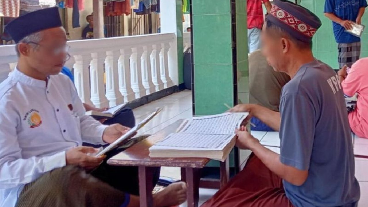 Lembaga Pemasyarakatan Kelas IIA Kediri giat melakukan pembinaan kerohanian bagi warga binaan selama Ramadhan 1444 H untuk mempersiapkan reintegrasi sosial.