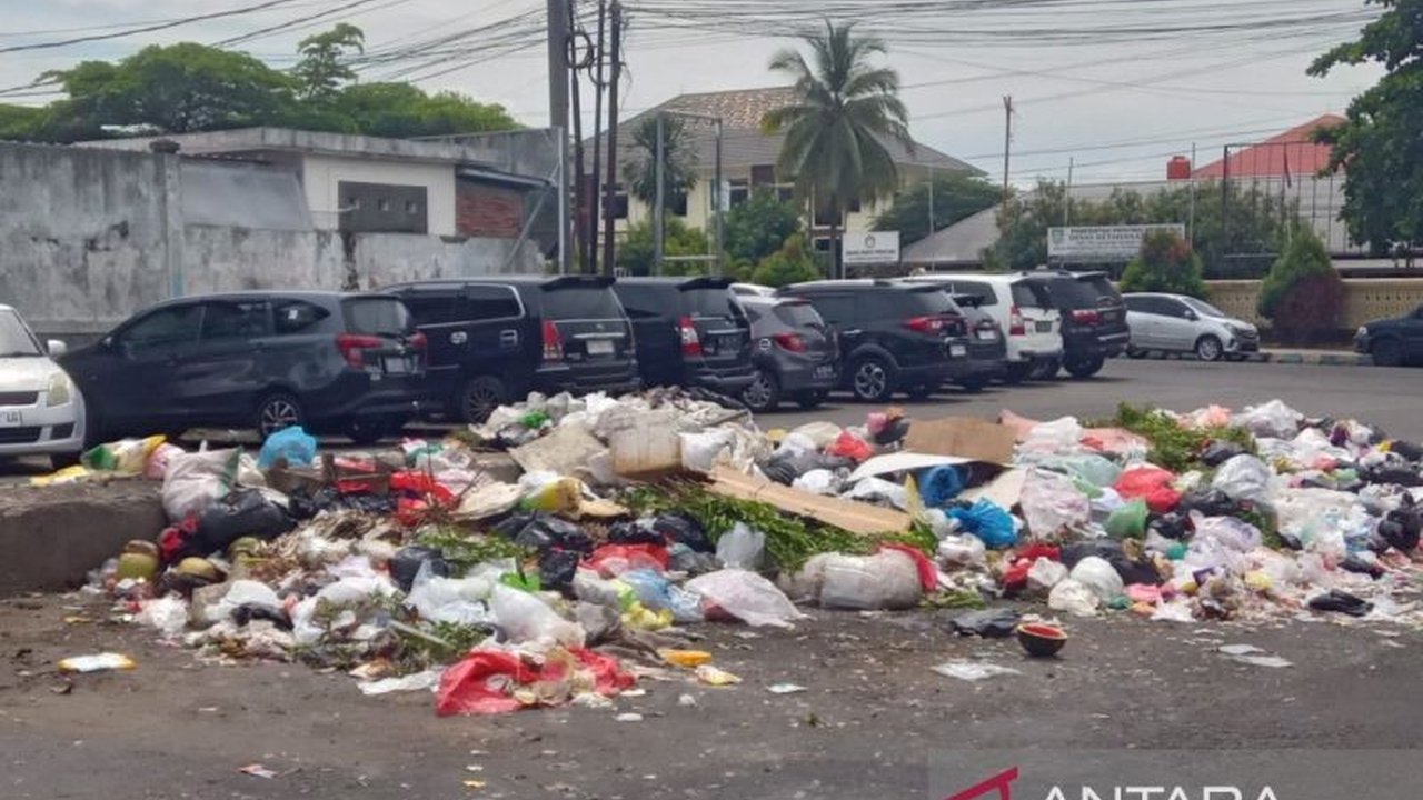 Denda Rp5 Juta Menanti Warga Bengkulu yang Buang Sampah Sembarangan