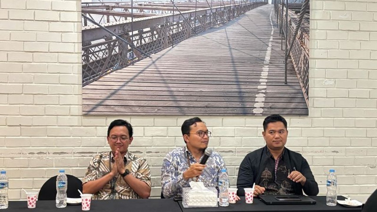 Bank Indonesia Provinsi Papua Barat memastikan sistem keuangan digital tetap andal selama Ramadhan dan Idul Fitri 2025, dengan layanan seperti QRIS, BI-FAST, dan call center 24 jam.