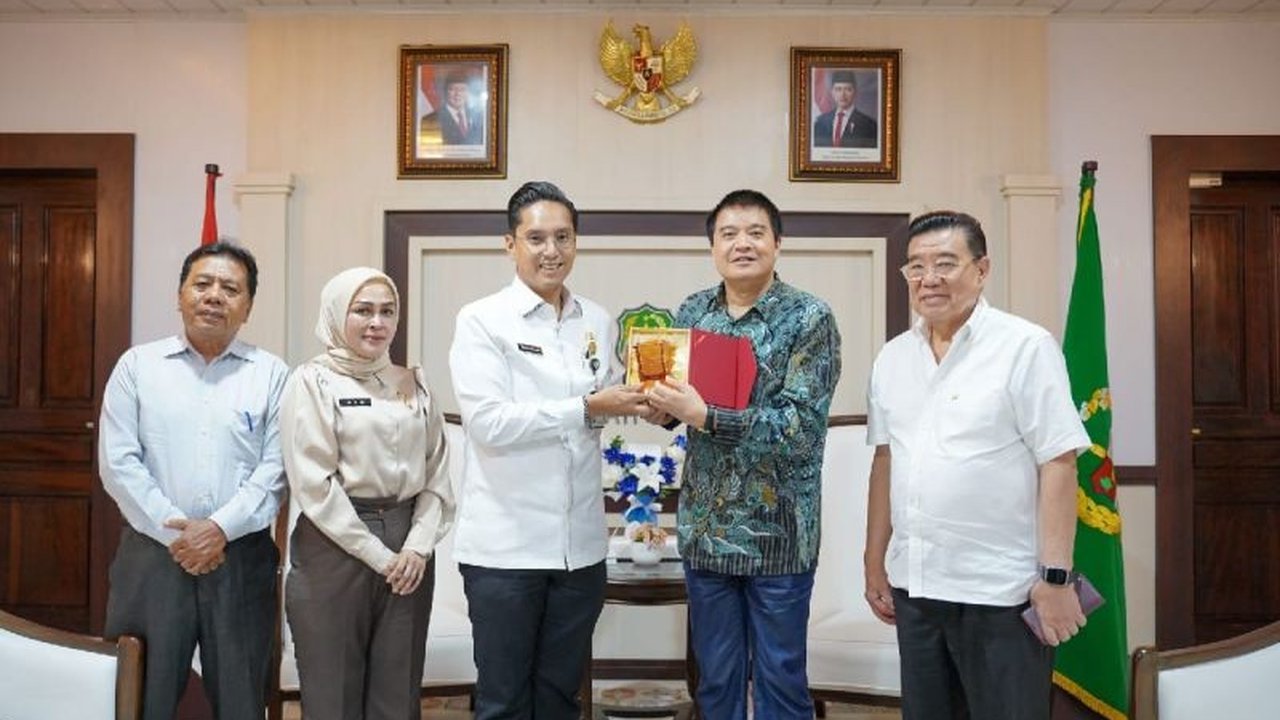 Wali Kota Medan, Rico Tri Putra Bayu Waas, mendorong peningkatan kerja sama dengan Kota Chengdu, Tiongkok, di berbagai sektor, termasuk investasi, UMKM, dan kesehatan, demi kesejahteraan masyarakat.