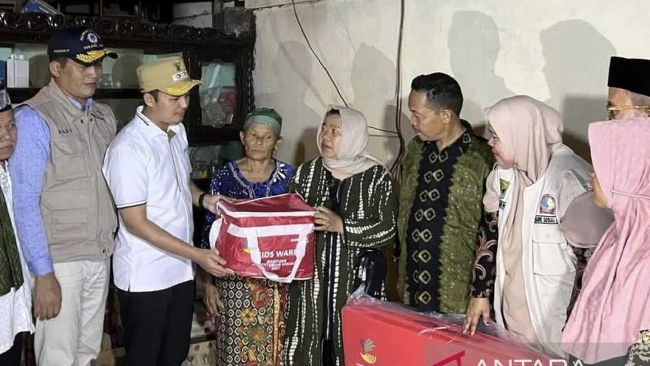 Pemerintah Kabupaten Padang Pariaman menyalurkan bantuan darurat kepada 35 korban kebakaran di Nagari Kudu Gantiang, yang mengakibatkan kerugian mencapai Rp2 miliar.