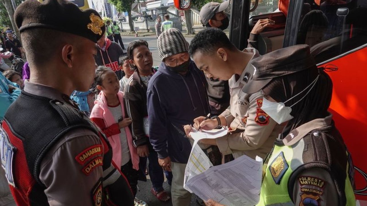 Dinas Perhubungan Banyumas menyiapkan 10 bus gratis untuk pemudik dari Jakarta dan sekitarnya pada Lebaran 2025, dengan antisipasi kemacetan di beberapa titik jalur utama.