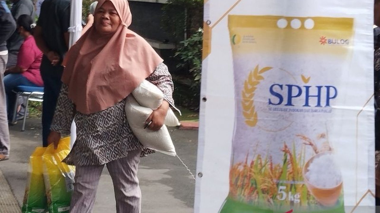 Bulog Cabang Pati memastikan stok cadangan beras pemerintah (CBP) aman hingga Juli 2025, mencukupi kebutuhan masyarakat selama lima bulan ke depan, termasuk bulan Ramadhan dan Lebaran.