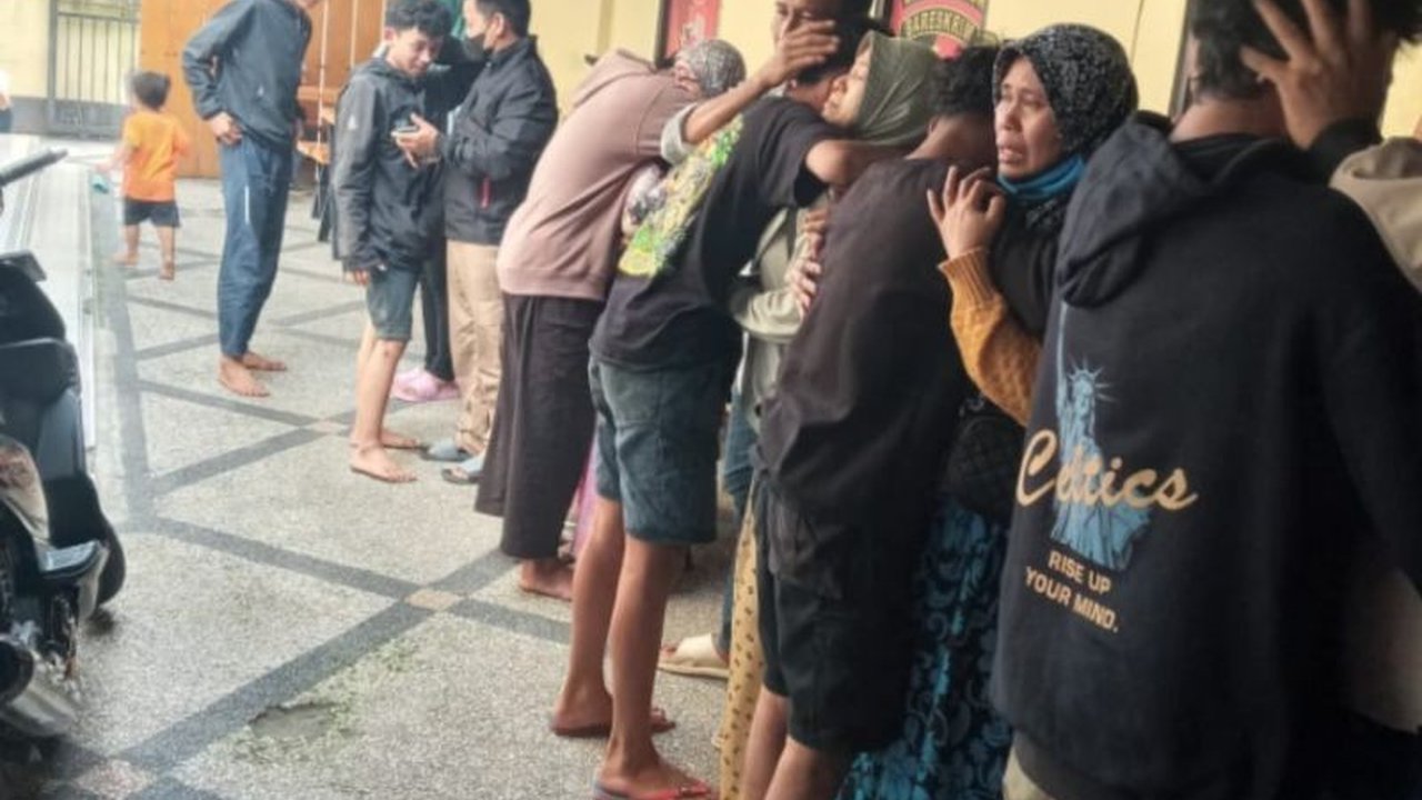 Puluhan siswa di Mataram terjaring razia karena melanggar ketertiban selama Ramadhan dan kini mendapat sanksi skorsing dari sekolah; orang tua diminta lebih aktif mengawasi anak.