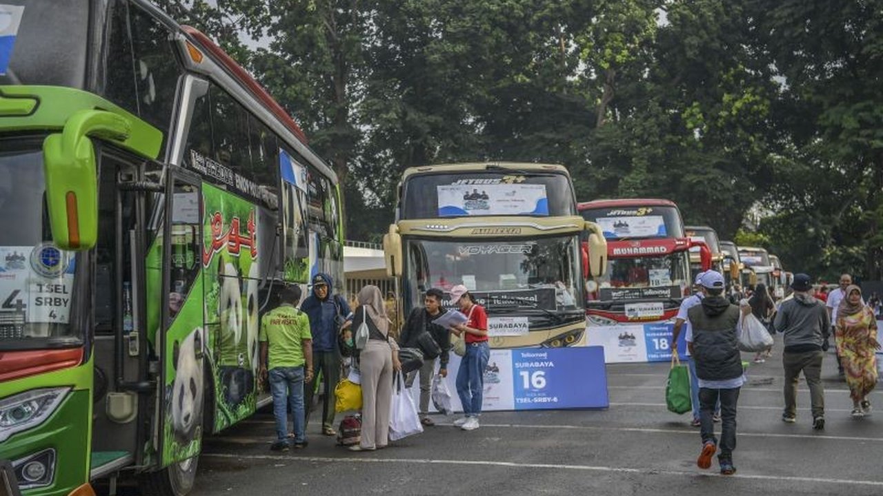 TelkomGroup menyediakan 35 bus dan 3 rute kapal laut gratis untuk pelanggan setianya dalam program Mudik Gratis BUMN 2025, dengan keberangkatan dari Jakarta pada 27 Maret 2025.