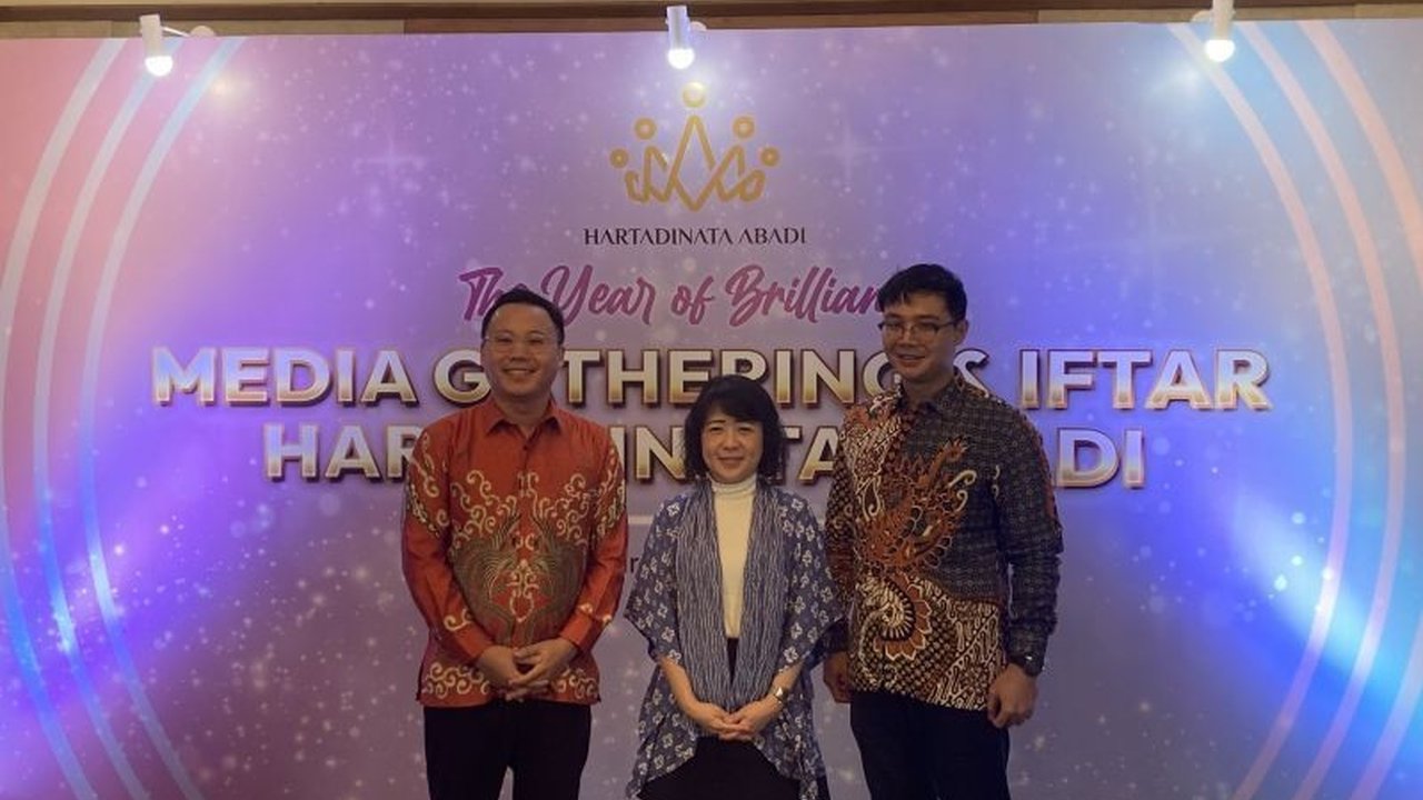 PT Hartadinata Abadi Tbk (HRTA) siap dorong ekosistem bullion di Indonesia untuk kurangi impor emas dan raih pertumbuhan pendapatan hingga 60 persen di tahun ini.