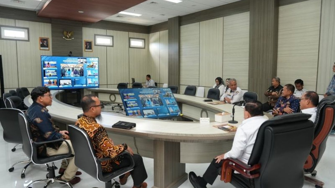Pemerintah Provinsi Sulawesi Barat (Sulbar) gencar optimalkan penerimaan pajak, baik pusat maupun daerah, guna meningkatkan Pendapatan Asli Daerah (PAD) dan mendorong kesadaran wajib pajak dalam memenuhi kewajibannya.