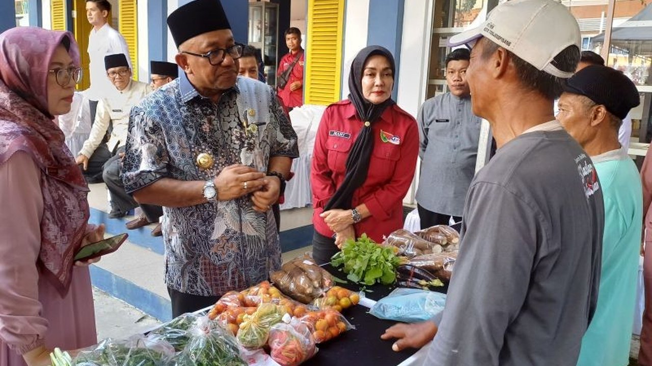 Pemerintah Kota Tanjungpinang dan Bank Indonesia Kepri menggelar pasar murah selama dua hari untuk menekan lonjakan harga bahan pangan pokok menjelang Lebaran, membantu masyarakat mendapatkan kebutuhan dengan harga terjangkau.