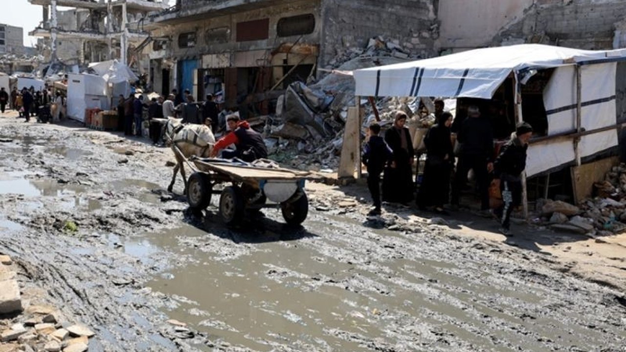 Blokade Israel yang berlangsung selama 11 hari telah menyebabkan krisis kemanusiaan di Gaza memburuk, mengancam akses warga terhadap makanan, air, layanan kesehatan, dan pendidikan.