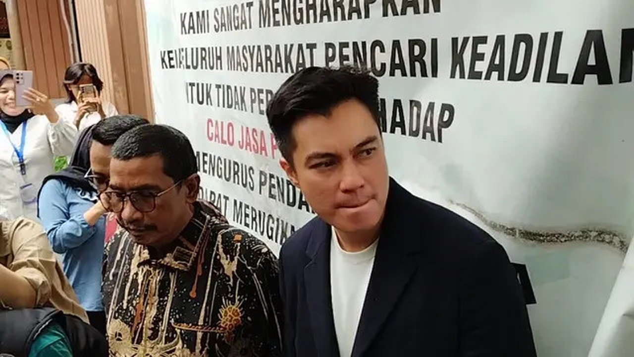 Baim Wong tak banyak berbicara usai bersidang di Pengadilan Agama Jakarta Selatan yang menghadirkan saksi ahli dan dua saksi fakta di depan Majelis Hakim.