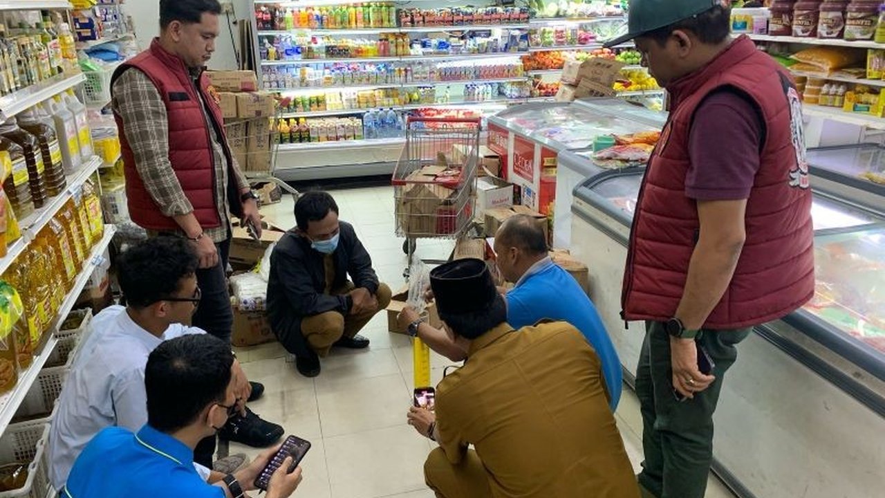 Polres Karimun melakukan sidak ke sejumlah swalayan dan menemukan Minyakita dengan takaran kurang dan harga jual di atas HET, berkoordinasi dengan Disperindag untuk tindak lanjut.