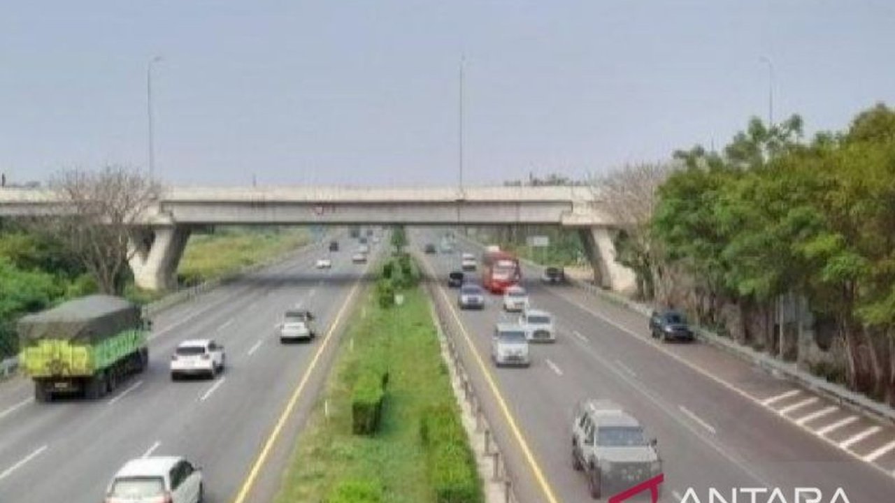 Polda Banten terapkan sistem ganjil genap di Tol Cikupa-Merak pada 27-30 Maret 2025 untuk mengurai kepadatan arus mudik Lebaran dan memastikan kelancaran perjalanan pemudik.