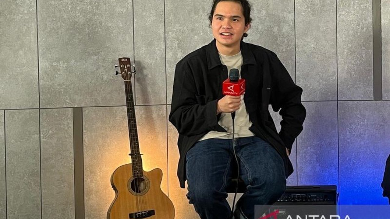 Musisi Dul Jaelani berharap maraknya kasus pelanggaran hak cipta mendorong lebih banyak musisi Indonesia membawakan lagu ciptaan mereka sendiri, bukan sekadar cover lagu.