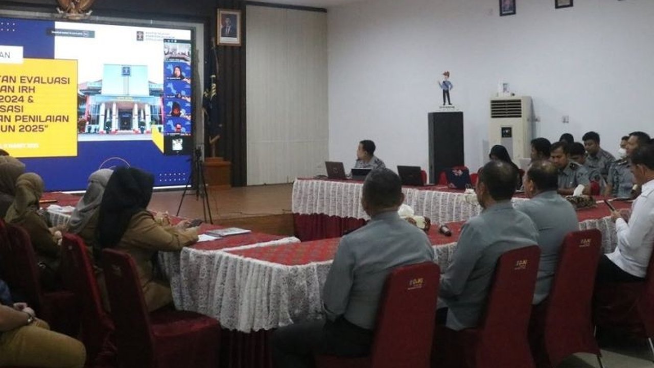 Kemenkumham Provinsi Kepulauan Bangka Belitung mengevaluasi Indeks Reformasi Hukum (IRH) tahun 2024 dan mensosialisasikan pedoman IRH 2025 untuk percepatan reformasi hukum yang efektif dan berdampak positif bagi masyarakat.