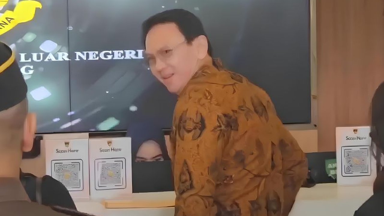 Mantan Komisaris Utama Pertamina, Basuki Tjahaja Purnama (Ahok), siap memberikan kesaksian terkait kasus dugaan korupsi pengelolaan minyak mentah dan produk kilang Pertamina tahun 2018-2023.