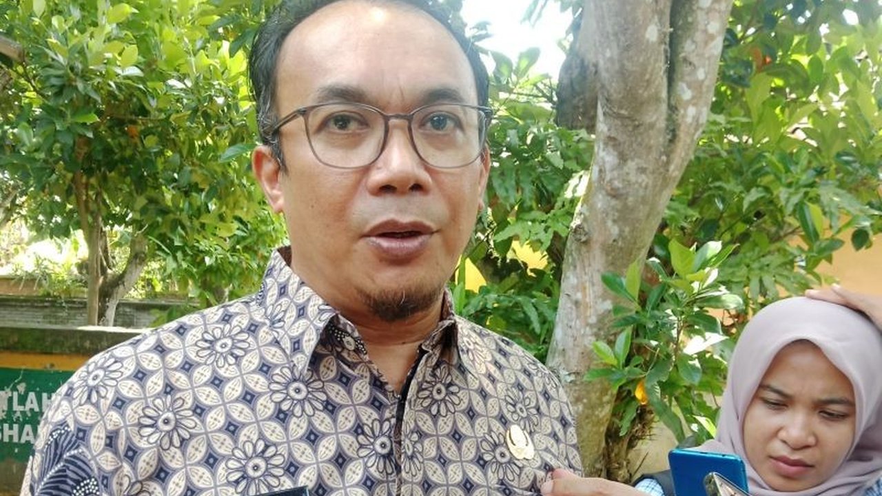 Pemerintah Kabupaten Lombok Tengah telah menyiapkan anggaran Rp59 miliar untuk Tunjangan Hari Raya (THR) Idul Fitri 1446 H bagi ASN, termasuk PNS, PPPK, kepala daerah, dan DPRD.