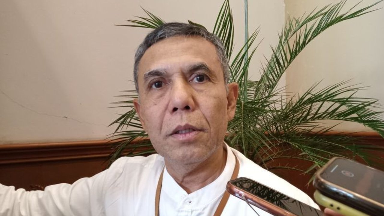 Pemkot Mataram tengah merampungkan Perkada untuk pencairan THR dan gaji ke-13 ASN, ditargetkan cair mulai 17 Maret 2025 tanpa potongan.