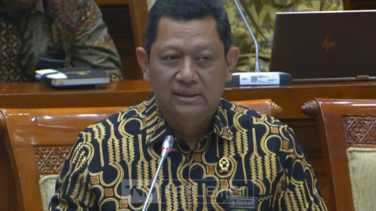 Mahkamah Agung (MA) mengungkapkan Indonesia kekurangan 1.995 hakim di Pengadilan Tinggi dan Negeri, berdasarkan data per 12 Maret 2025, menimbulkan kekhawatiran terhadap akses keadilan.