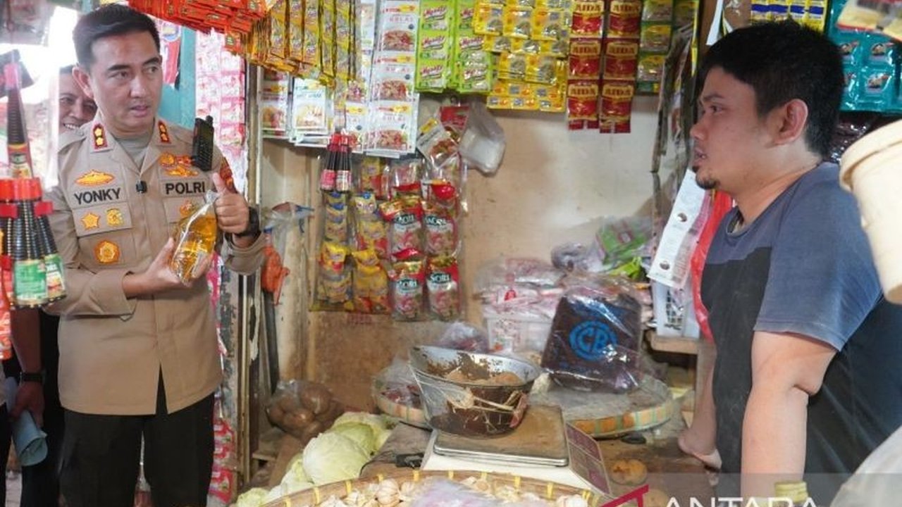 Kepolisian Resort Cianjur telusuri temuan Minyakita dengan takaran kurang dan harga jual di atas HET di sejumlah pasar dan agen Cianjur.