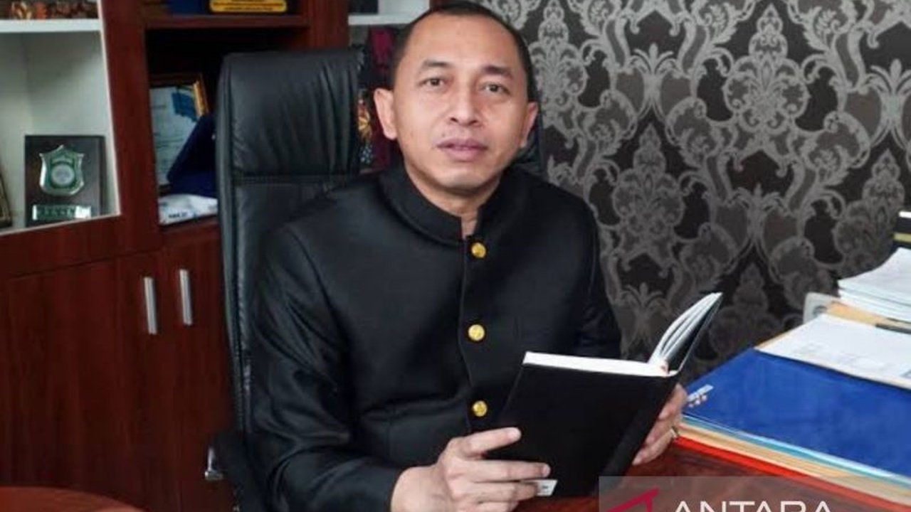 DPRD Kabupaten Bekasi mendesak Pemda untuk segera menyalurkan bantuan kepada petani yang terdampak banjir, guna memulihkan perekonomian dan ketahanan pangan daerah.