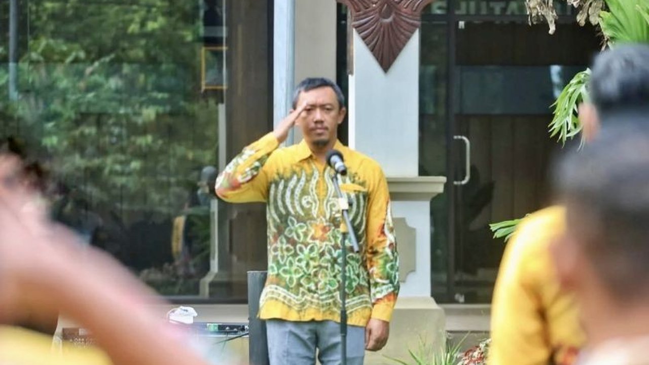 Pemerintah Provinsi Kalimantan Selatan (Kalsel) kerahkan Polisi Kehutanan (Polhut) awasi jalan baru Banjarbaru-Batulicin sepanjang 152 kilometer untuk mencegah perkebunan sawit ilegal.