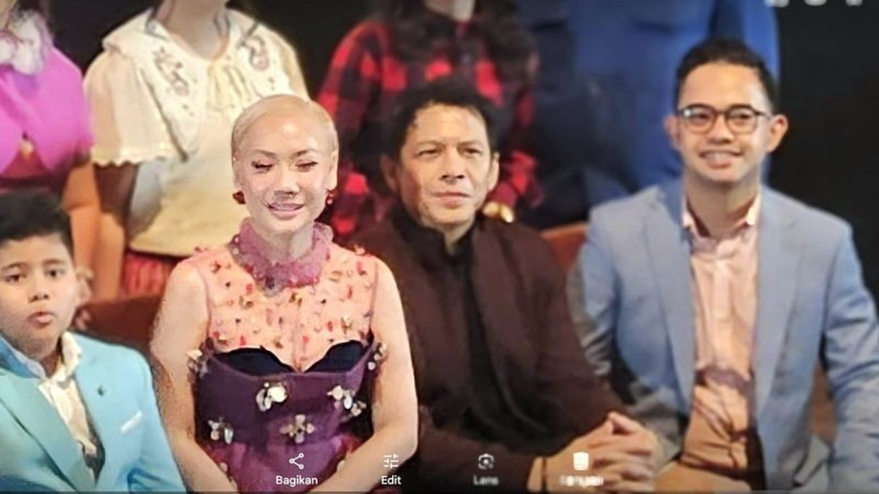 Vokalis Noah, Ariel, berbagi pengalaman seru dan menantang mengisi suara tokoh ayah di film animasi Indonesia 'Jumbo', produksi Visinema Studios, yang akan tayang Lebaran 2025.