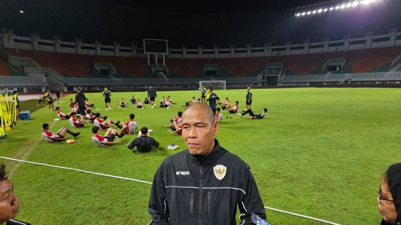 Pelatih Timnas U-17 Indonesia, Nova Arianto, meminta para pemainnya untuk menjauhi media sosial demi fokus menghadapi Piala Asia U-17 2025 di Arab Saudi.