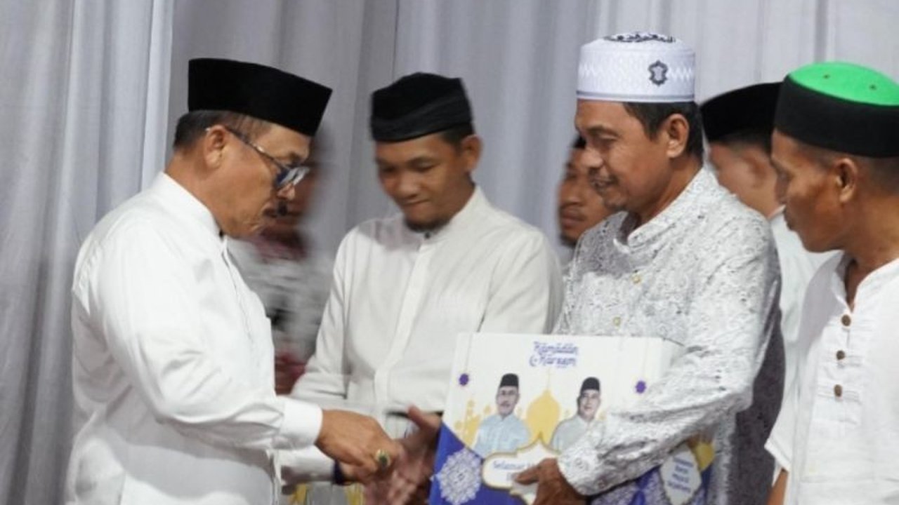 Gubernur Sulbar Bagikan 1.000 Paket Sembako di Majene, Wujud Kepedulian di Bulan Ramadhan