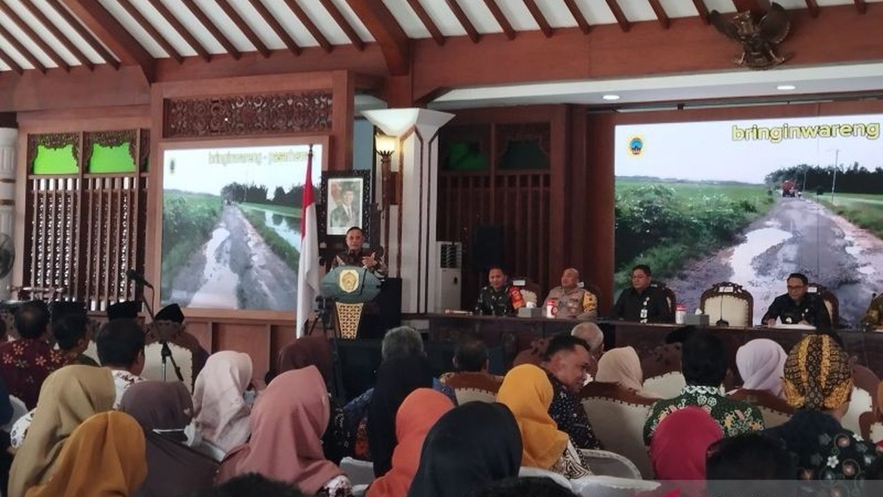 Pemkab Pati mengalokasikan Rp280 miliar untuk perbaikan 57 ruas jalan rusak di Kabupaten Pati dan menargetkan penyelesaiannya pada tahun 2025.