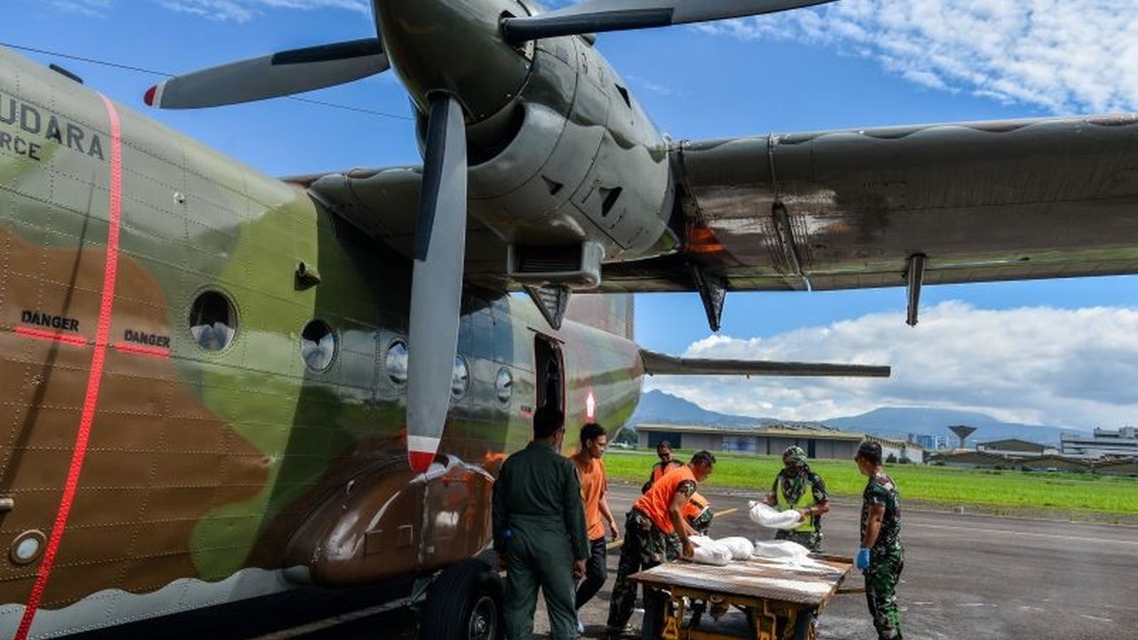 Kepala BMKG ungkap petugas modifikasi cuaca hadapi risiko tinggi saat terbang di ketinggian 5.000-8.000 meter untuk tekan intensitas hujan ekstrem di Jakarta dan Jawa Barat.