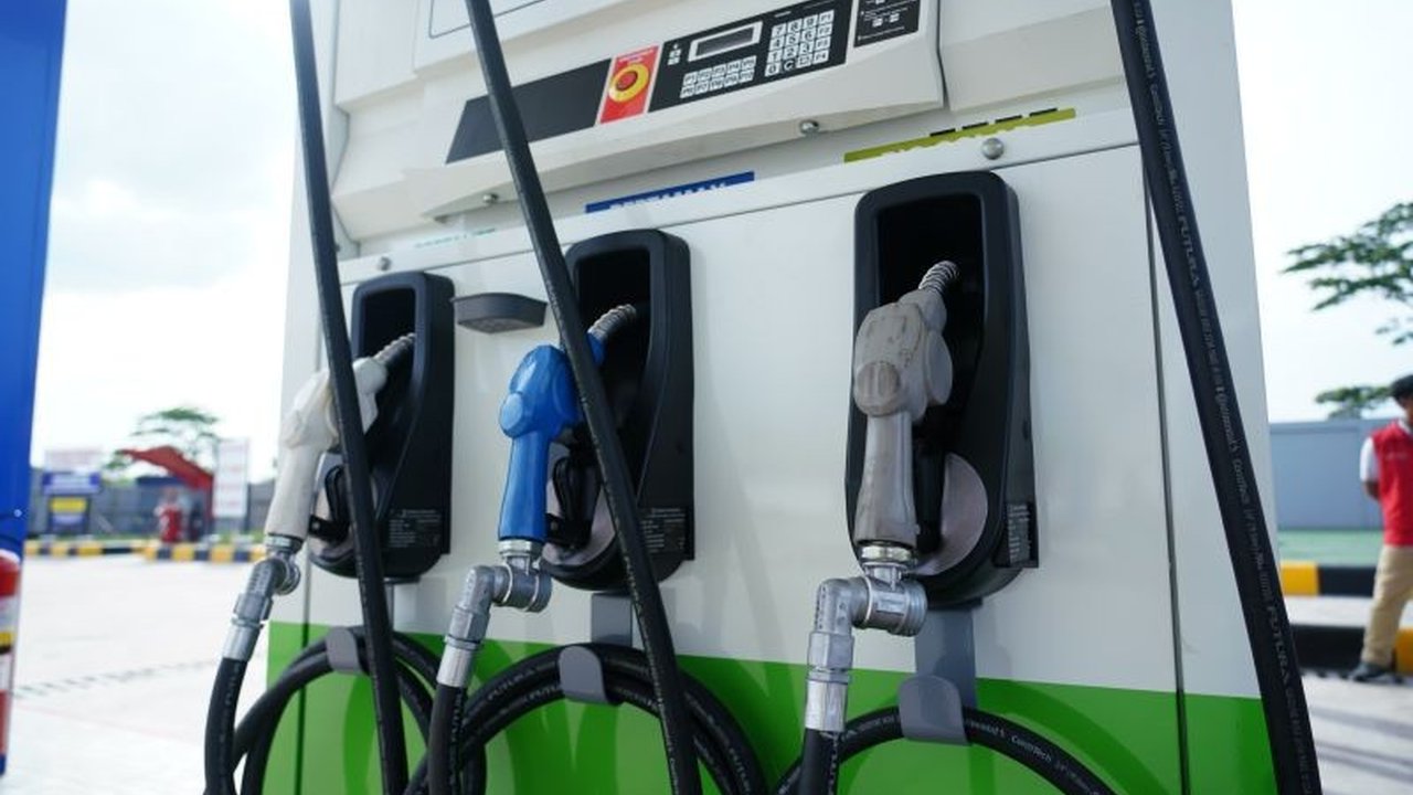 Pertamina Patra Niaga Regional Sumbagsel turun tangan menyelidiki SPBU di Merangin, Jambi, setelah muncul laporan kendaraan mogok akibat BBM terkontaminasi air hujan.