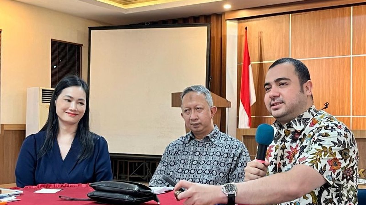 HIPMI dan Kadin Jatim melakukan business matching dengan pengusaha Thailand untuk meningkatkan ekspor dan mengatasi defisit neraca perdagangan, memanfaatkan potensi pasar Thailand yang menjanjikan bagi UMKM.