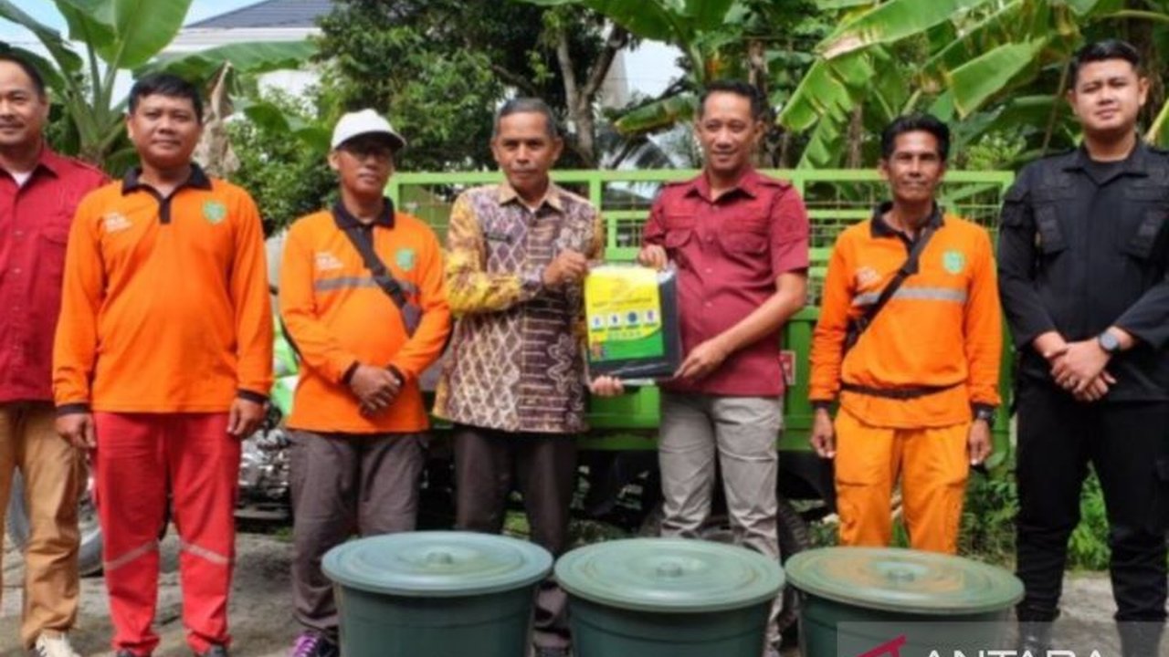 Dinas Lingkungan Hidup (DLH) Tapin membantu Rutan Rantau mengelola sampah organik menggunakan metode maggot untuk mengurangi limbah makanan dan menciptakan lingkungan yang lebih bersih dan berkelanjutan.