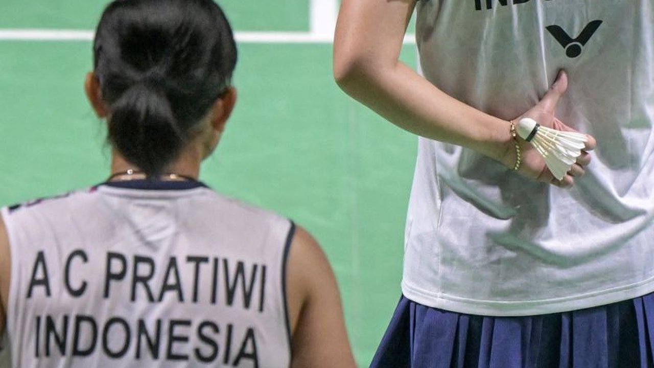 Febriana Dwipuji Kusuma/Amallia Cahaya Pratiwi atau Ana/Tiwi gagal melaju ke perempat final All England 2025 setelah dikalahkan Yuki Fukushima/Mayu Matsumoto dalam pertandingan rubber game menegangkan.