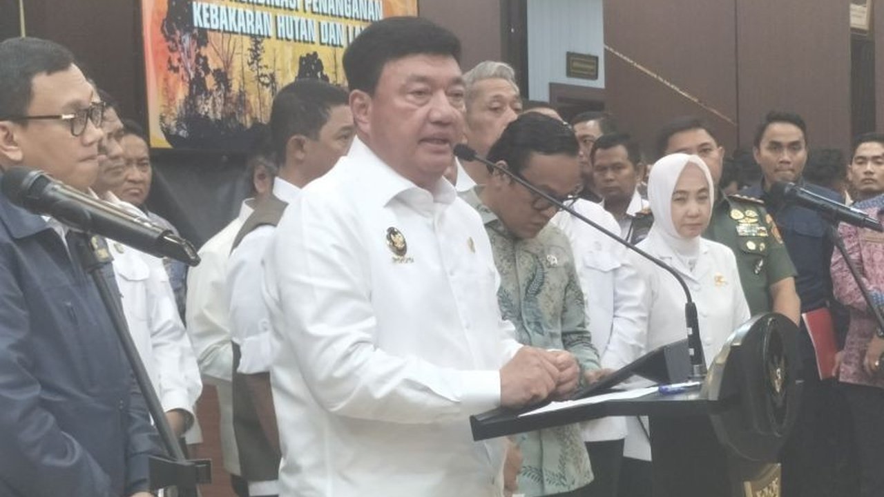 Pemerintah Indonesia membentuk Satuan Tugas (Satgas) khusus untuk menanggulangi kebakaran hutan dan lahan (karhutla) menjelang musim kemarau yang diperkirakan akan menyebabkan kekeringan.