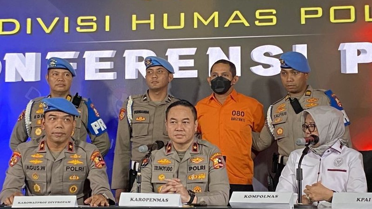 Mantan Kapolres Ngada, AKBP Fajar, ditetapkan sebagai tersangka kasus asusila terhadap anak di bawah umur dan penggunaan narkoba, serta ditahan di Bareskrim Polri.