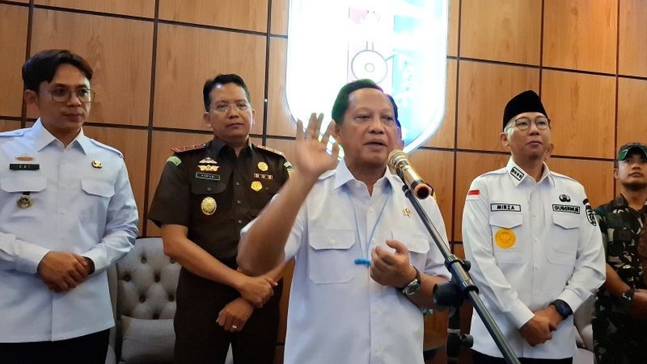 Menteri Dalam Negeri (Mendagri) Muhammad Tito Karnavian meminta Pemprov Lampung, TNI, dan Polri untuk membuat posko pengamanan bagi pemudik sepeda motor guna mencegah aksi kejahatan begal di jalur mudik Lebaran 2025.