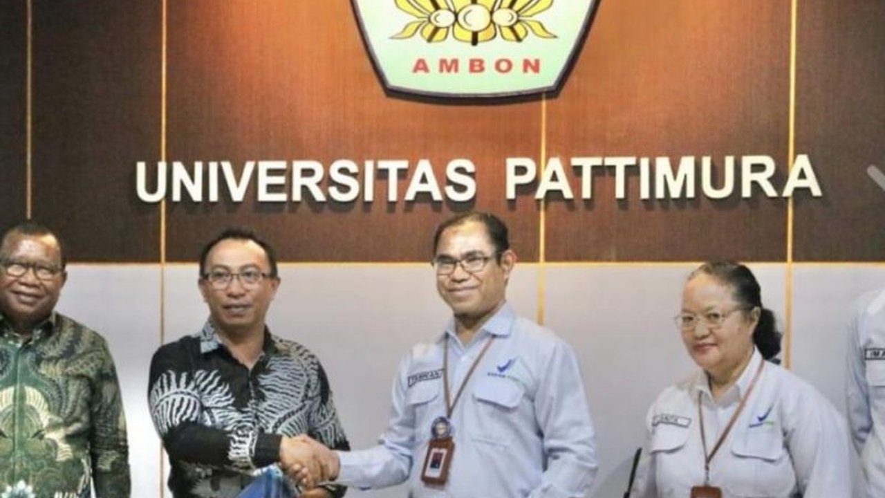 BPOM Ambon dan Unpatti resmi menjalin kerja sama riset dan pengawasan obat serta makanan untuk meningkatkan kualitas produk dan kesehatan masyarakat Maluku melalui berbagai program kolaboratif.