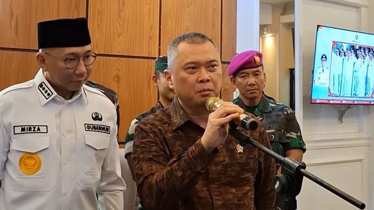 Menhub Budi Karya Sumadi menetapkan Pelabuhan Panjang, Lampung, sebagai pelabuhan alternatif untuk mengurai kepadatan arus mudik Lebaran 2025, melengkapi sejumlah pelabuhan penyeberangan lainnya di Sumatera dan Jawa.