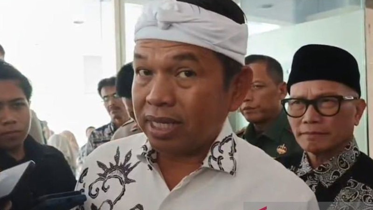 Gubernur Jawa Barat, Dedi Mulyadi, meminta BPK untuk mengaudit alih fungsi lahan di Jawa Barat guna mencegah kerugian negara yang signifikan akibat bencana dan hilangnya sumber daya alam.